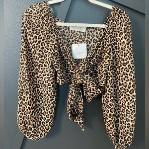 LEOPARD CROPPED BLOUSE